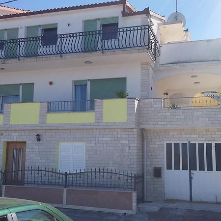 Apartment Karmen Trogir Bagian luar foto