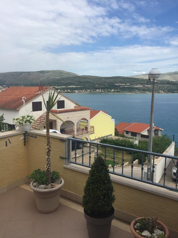 Apartment Karmen Trogir Bagian luar foto